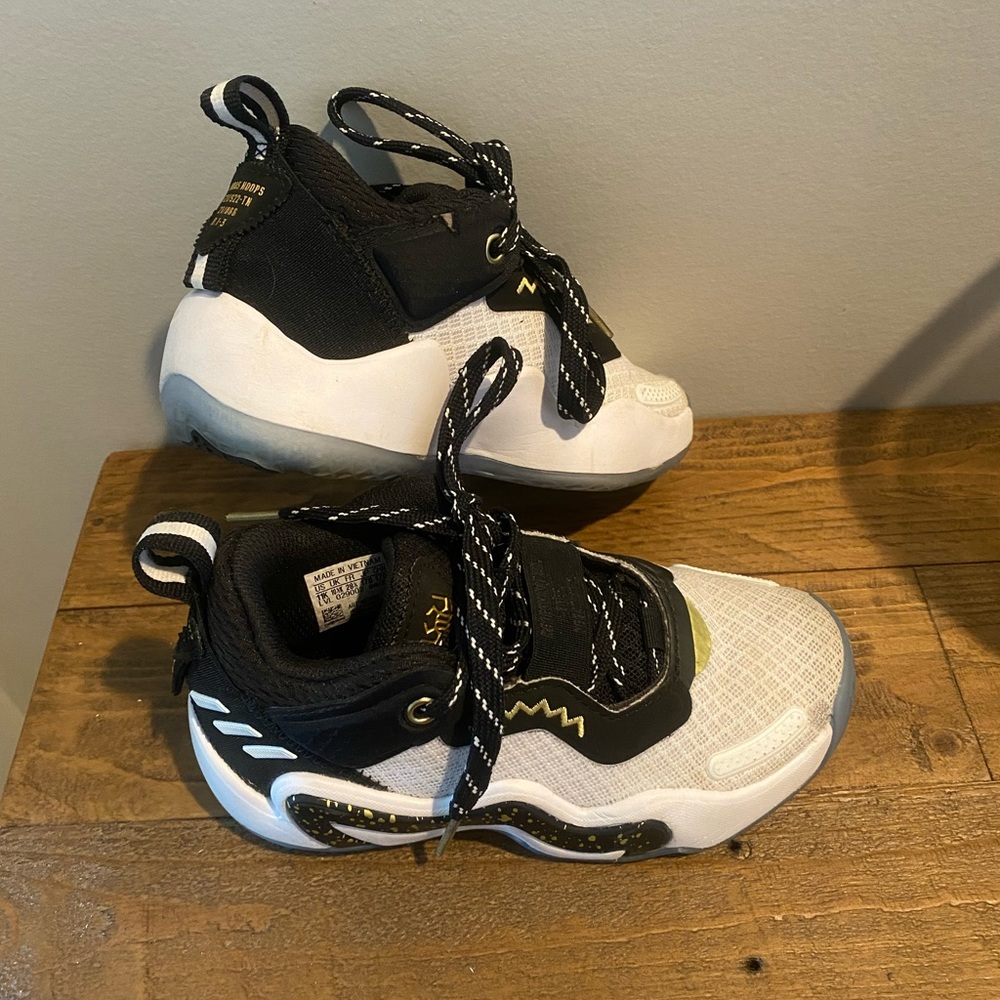 Adidas D.O.N Issue #3 basketball shoes. Size 11